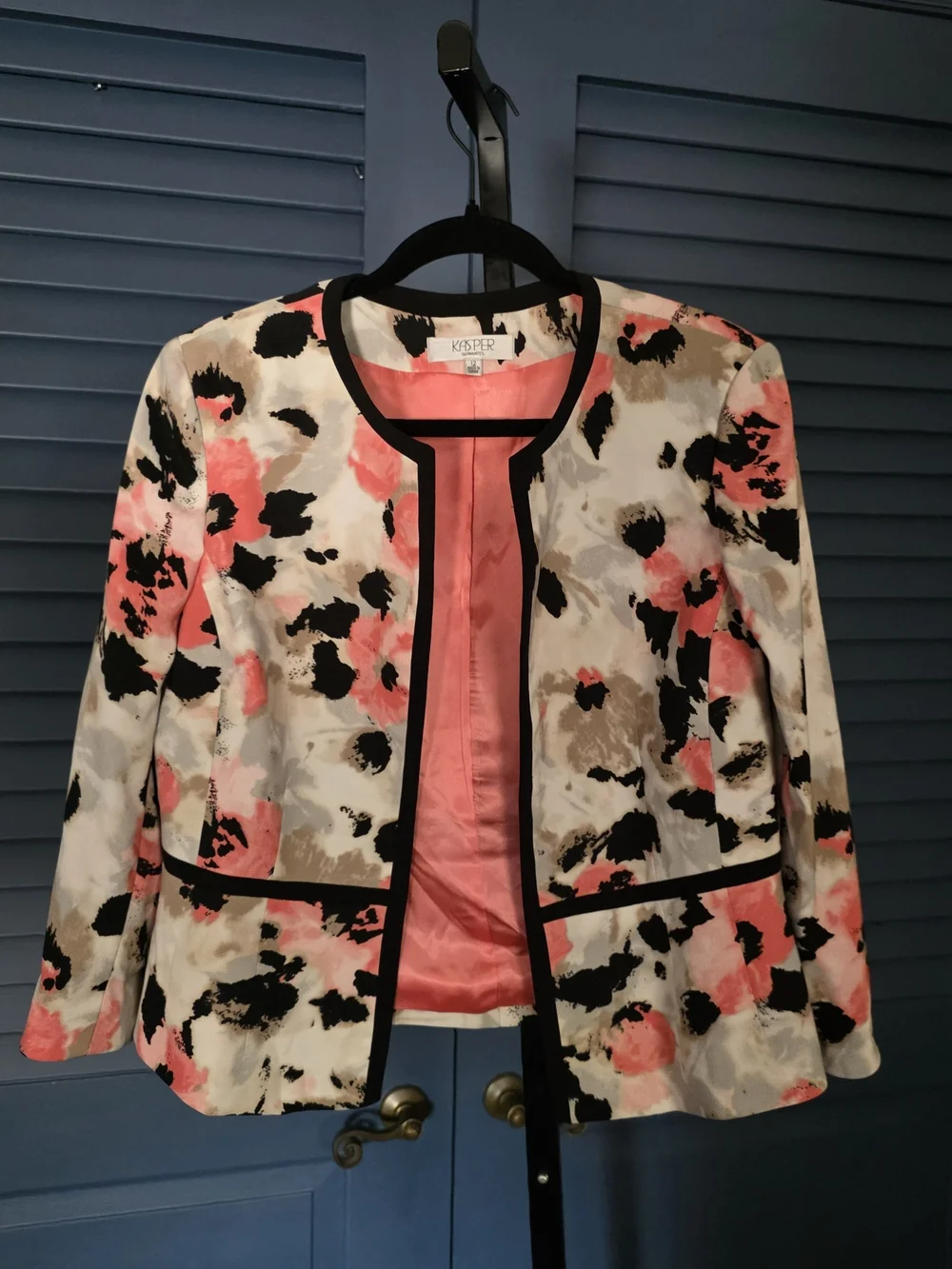 Kasper Floral Print Open-Front Blazer in Coral, Black, White